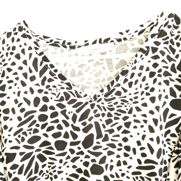 NEW Loft Animal Print Mixed Media V-neck Top - Picture 7 of 13